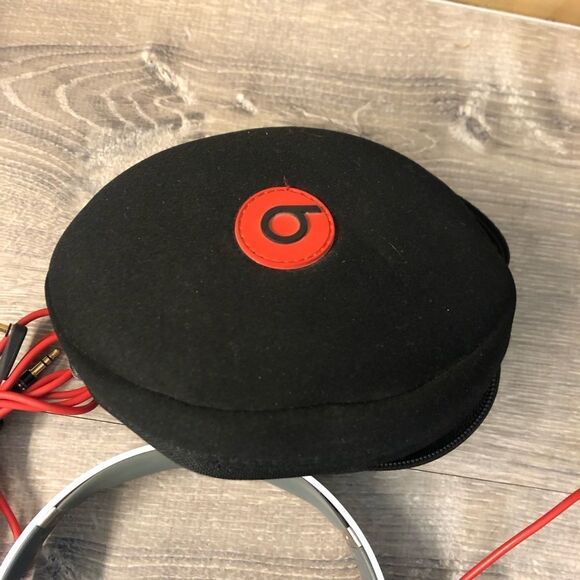 Beats By Dr Dre Solo HD Monster Wired On-Ear Headphone 3.5mm With Case Tested - Picture 11 of 11